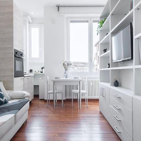 Nice And Cozy Studio In Porta Romana By Easylife Milano Esterno foto